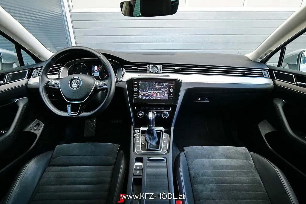Volkswagen Passat Variant SCR Highline 2,0 TDI 4Motion DSG Image 9