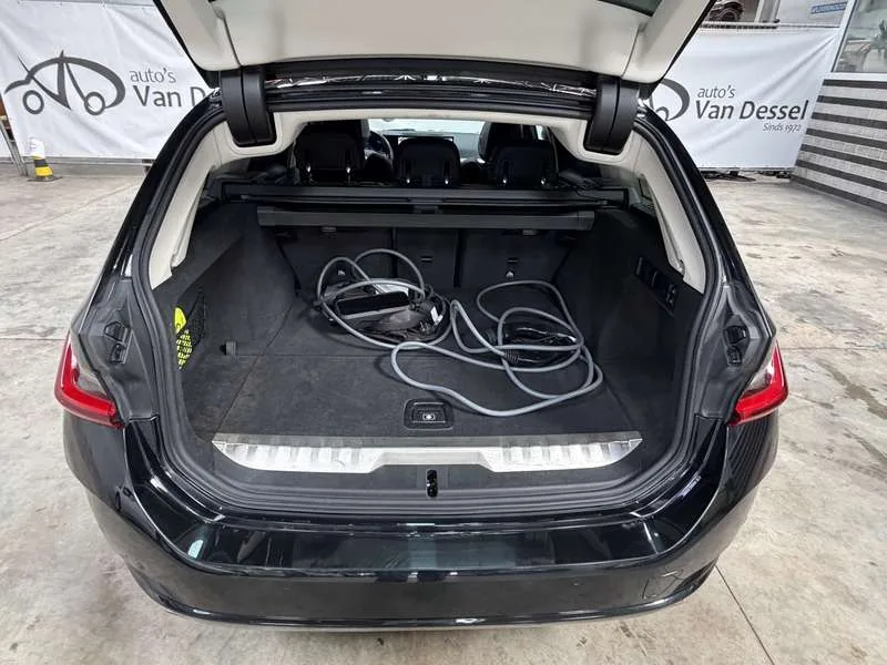 BMW 320 Touring 320eXA PHEV PWidescreen *€ 18.000 NETTO* Image 12