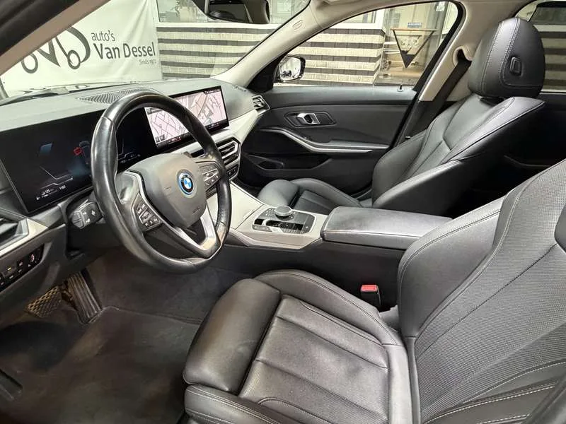 BMW 320 Touring 320eXA PHEV PWidescreen *€ 18.000 NETTO* Image 14