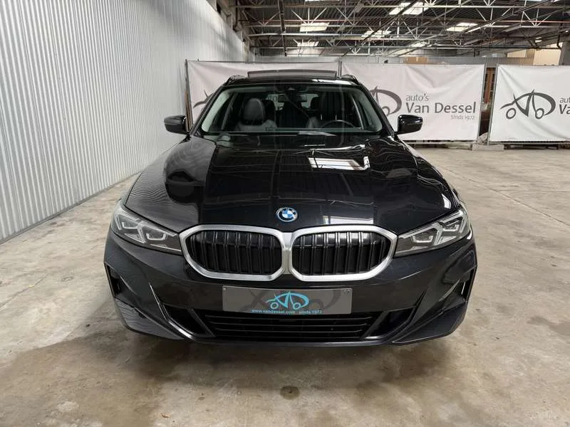 BMW 320 Touring 320eXA PHEV PWidescreen *€ 18.000 NETTO* Image 2