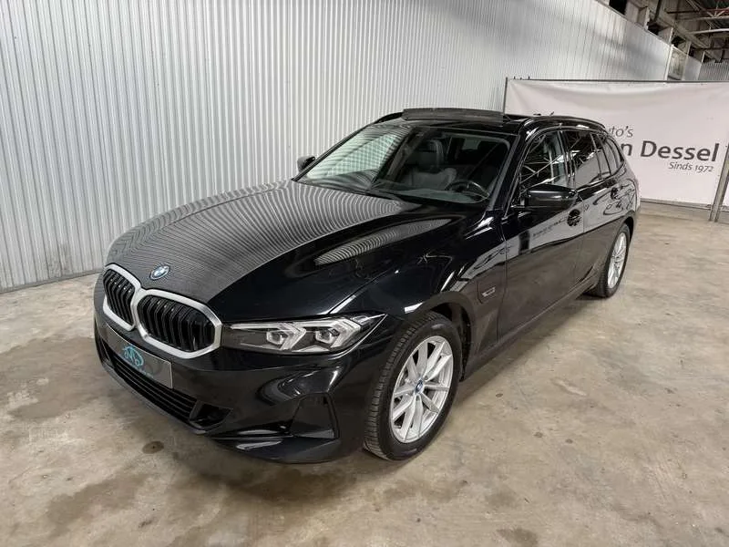 BMW 320 Touring 320eXA PHEV PWidescreen *€ 18.000 NETTO* Image 3