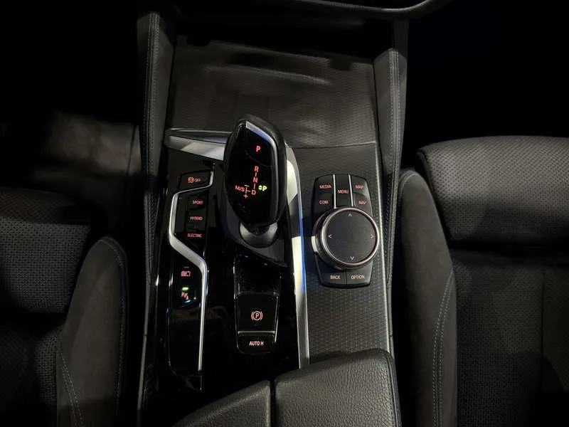 BMW 530 Hybride,M-Pack, Adap cruise,LED, Camera,Priv Glass Image 7