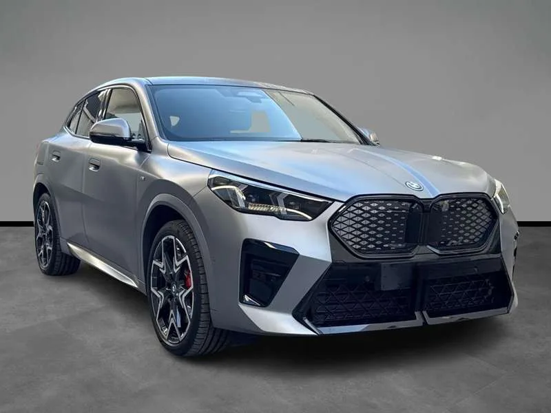 BMW iX2 M-Sport Pro,Panodak,Elektr zetels,Memory,360°cam Image 1