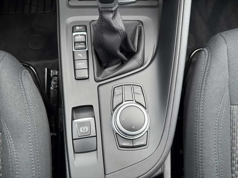 BMW X1 Hybride,pano open dak,head-up,trekhaak,navigatie Image 15