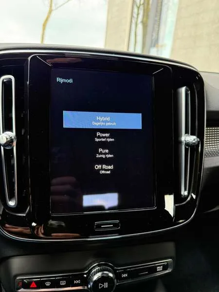 Volvo XC40 T5 Hybrid, R-Design,Camera,Leder Int,Elekt koffer Image 15