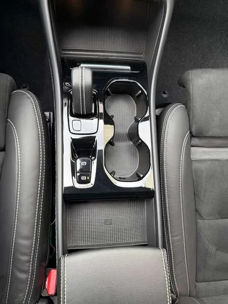 Volvo XC40 T5 Hybrid, R-Design,Camera,Leder Int,Elekt koffer Image 7