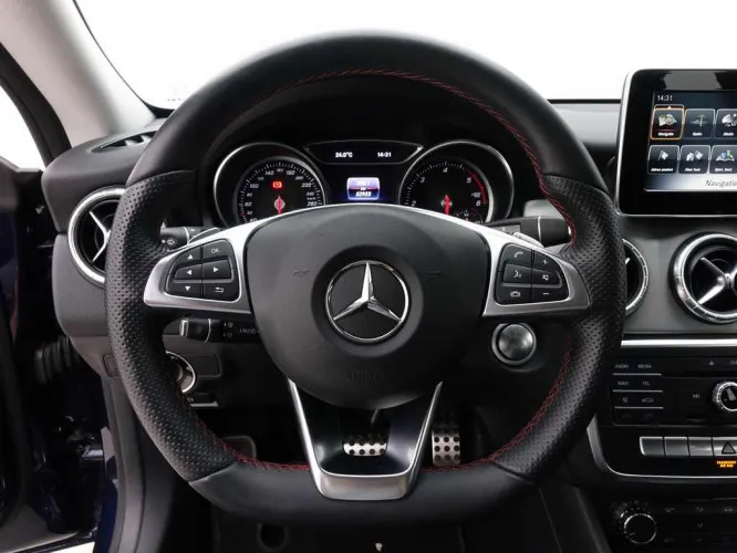 Mercedes-Benz CLA CLA 180d 7G-DCT Shooting Brake AMG Line + GPS + LED Lights Image 10