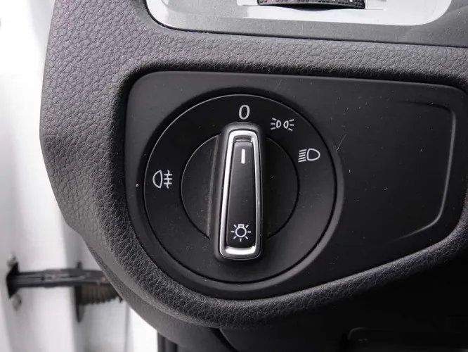Volkswagen Golf e-Golf 24.2kWh + WarmtePomp + GPS Pro + LED Lights Image 9