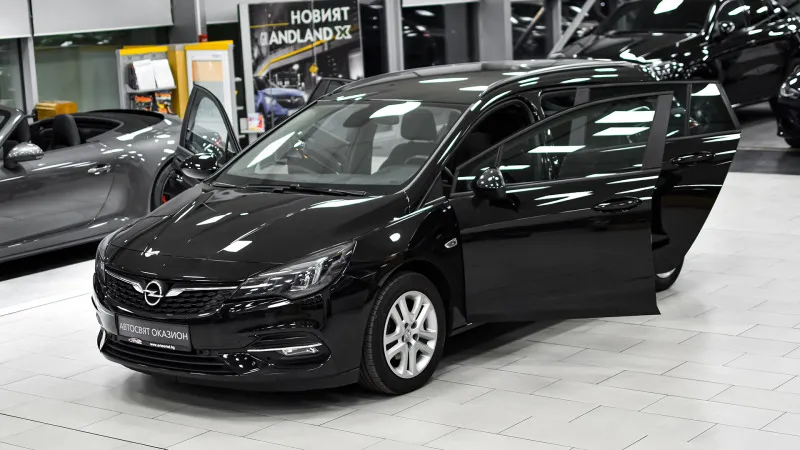 Opel Astra Sports Tourer 1.5d Edition Automatic Image 1