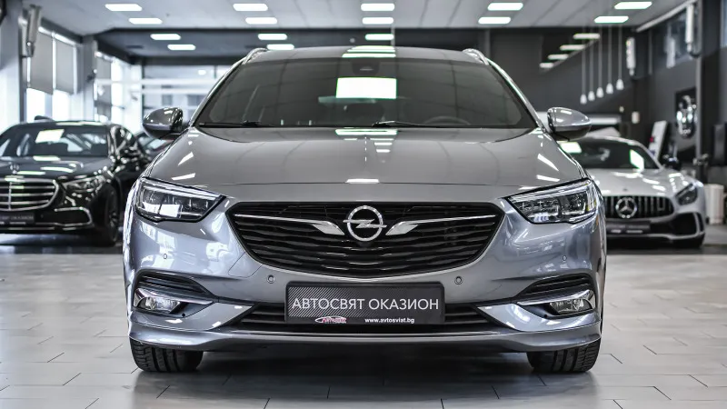 Opel Insignia Sports Tourer 1.5 Turbo OPC Line Automatic Image 2