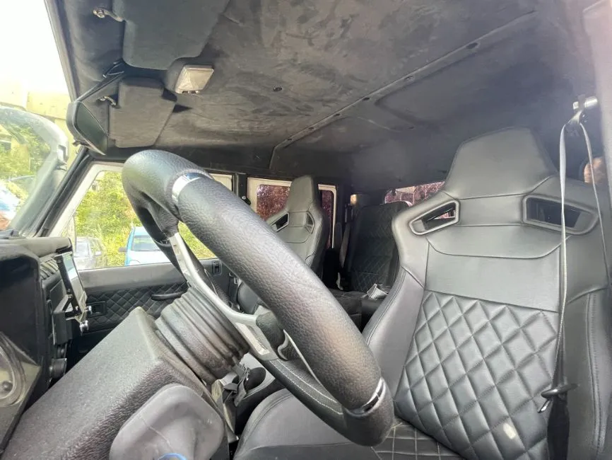 Land Rover Defender Pick Up Truck Crew Cab 110 Image 12