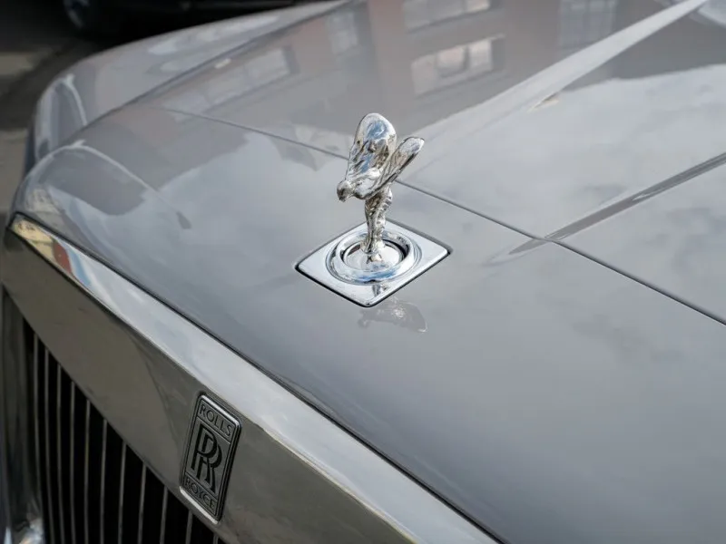 Rolls-Royce Cullinan =Shootgin Star Roof= Bespoke Interior Гаранция Image 6