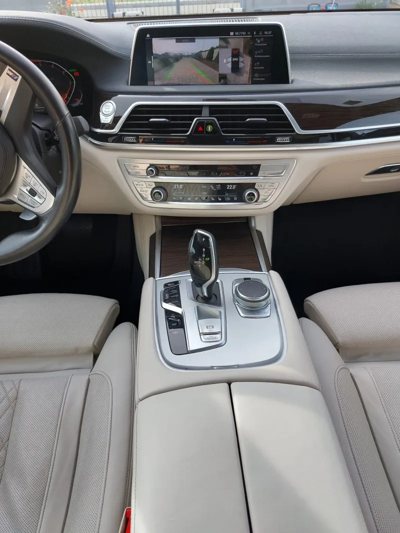 BMW 740 Ld xDrive Image 9