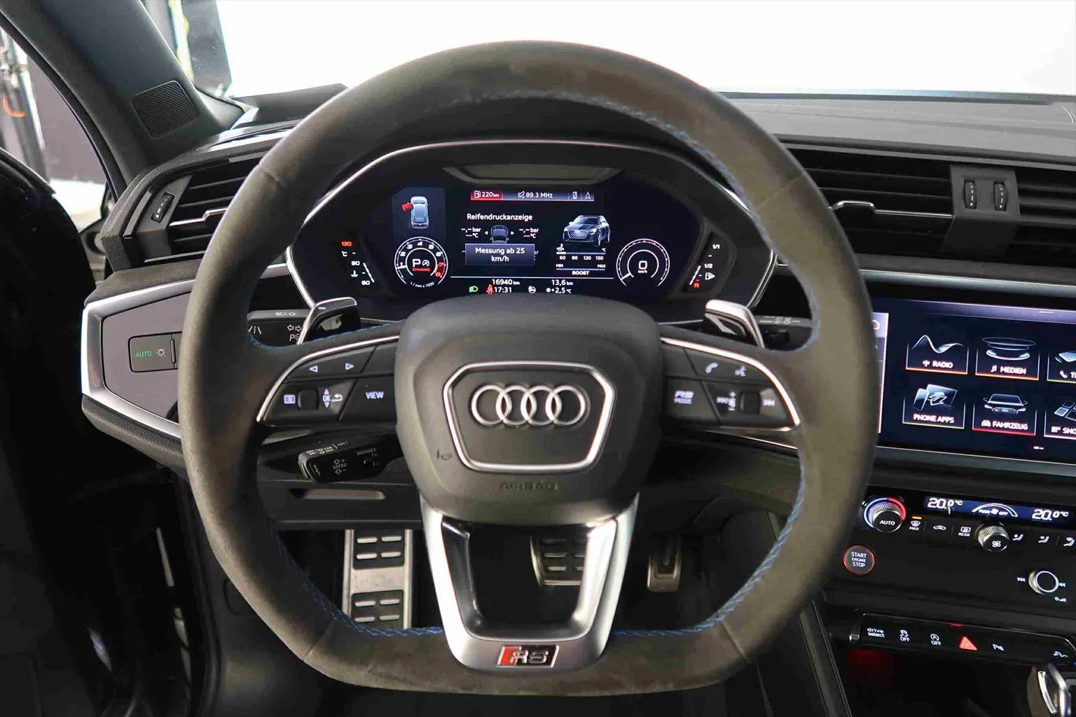 Audi RS Q3 2.5 TFSI quattro S-Tronic  Image 10