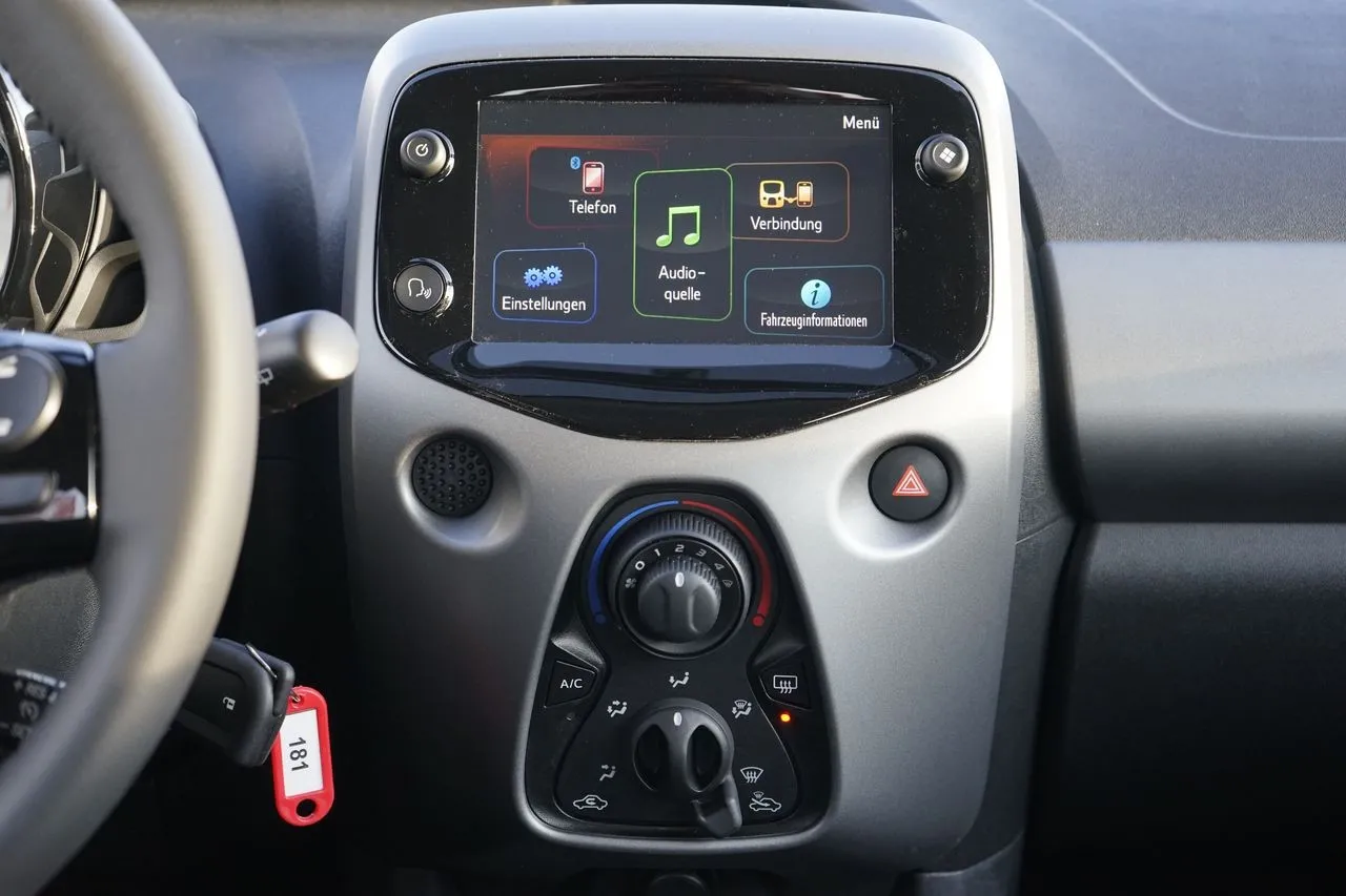 Toyota Aygo 1.0 Bluetooth...  Image 9
