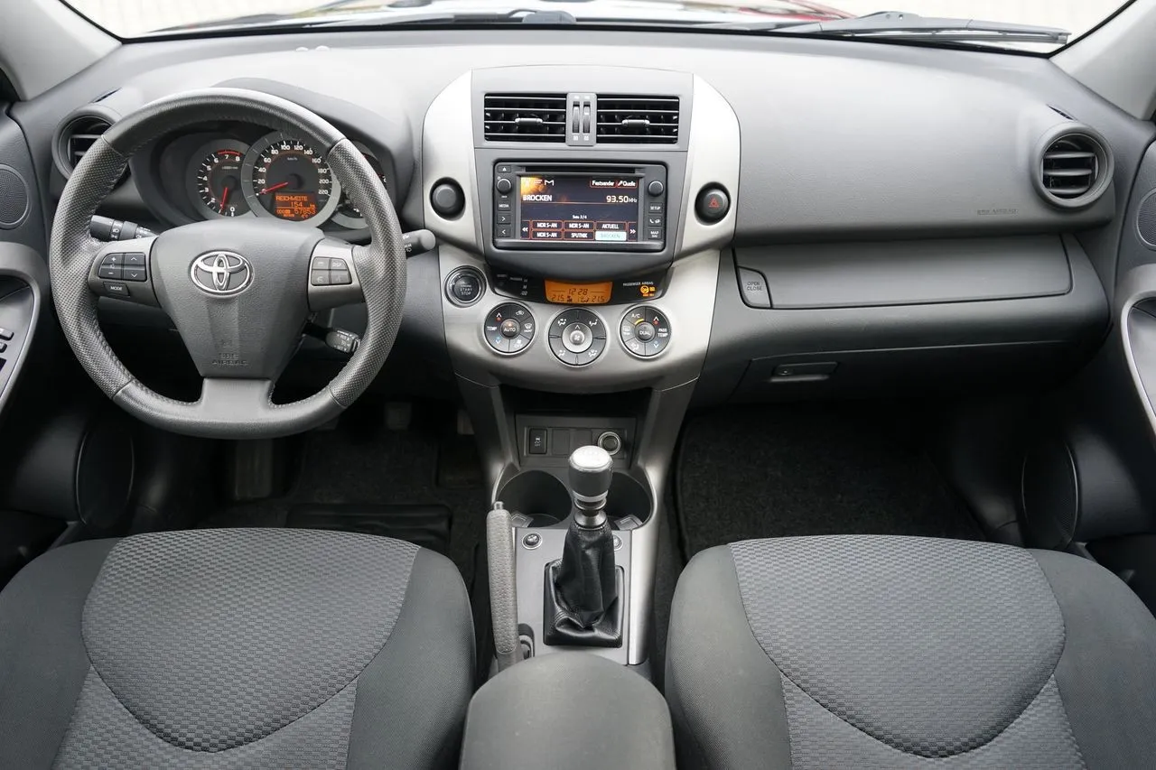 Toyota RAV4 2.0 2-Zonen-Klima...  Image 8