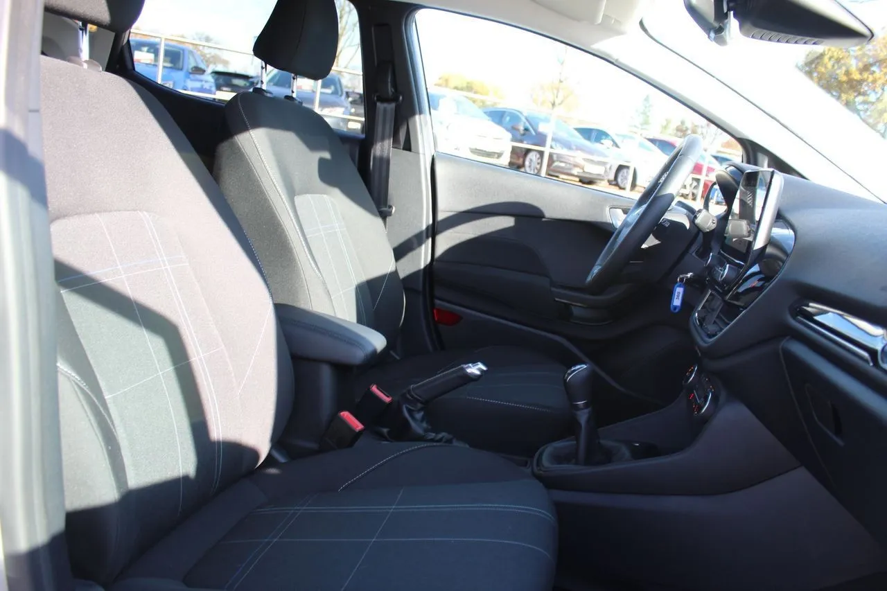 Ford Fiesta 1.1 Sitzheizung Tempomat...  Image 9
