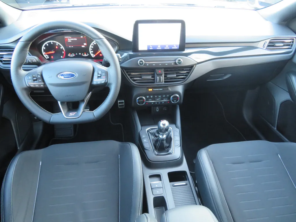 Ford Focus TURNIER 2,3 ST*PERFORMANCE*NAVI*IACC* Image 9