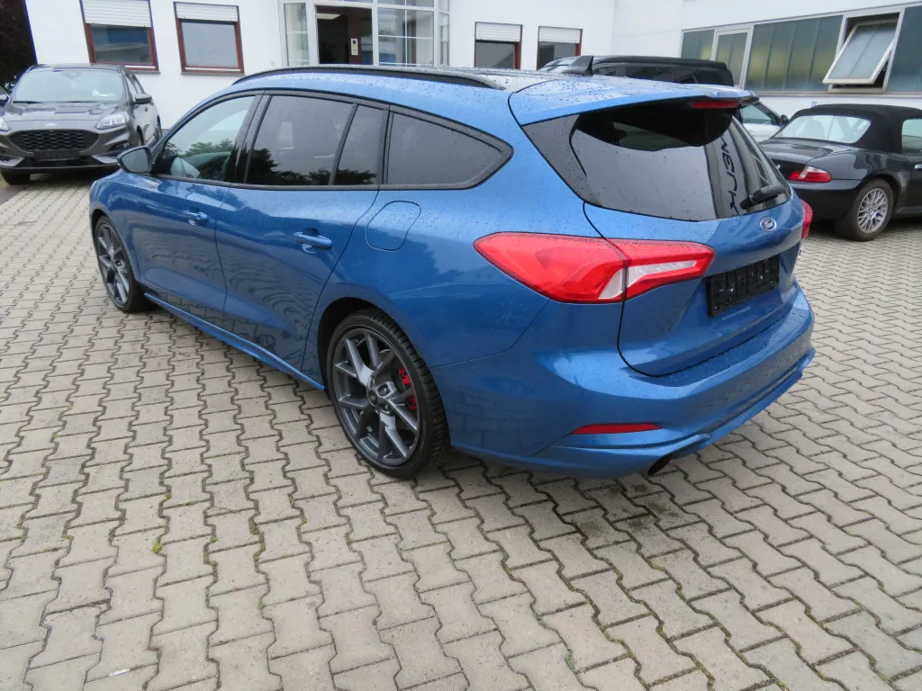 Ford Focus TURNIER 2.3 ST*STYLING PAKET*PERFORMANCE* Image 10