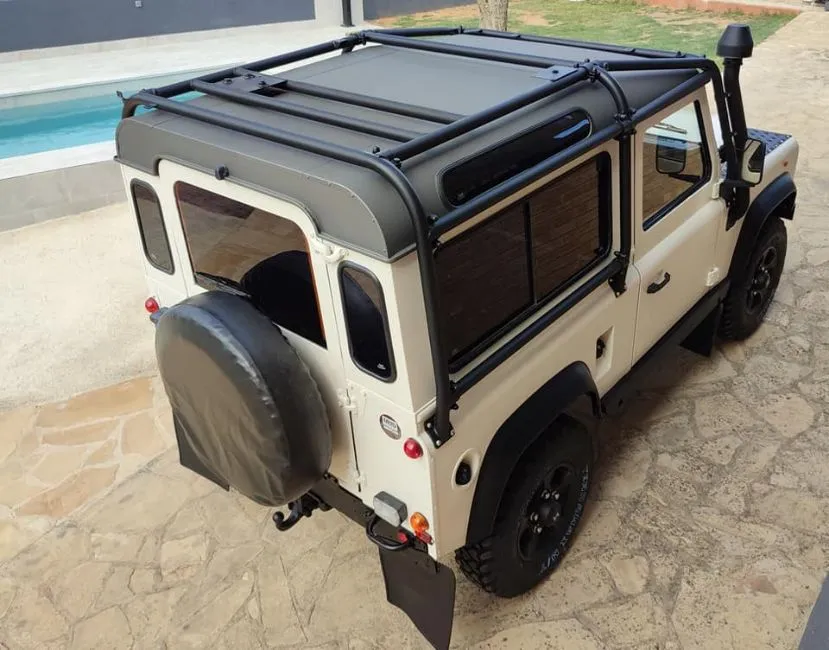 Land Rover Defender 90 único Image 3