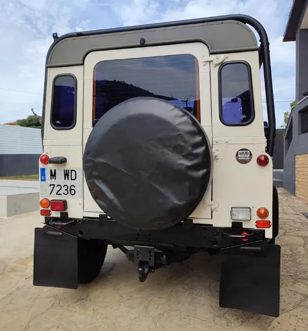 Land Rover Defender 90 único Image 4