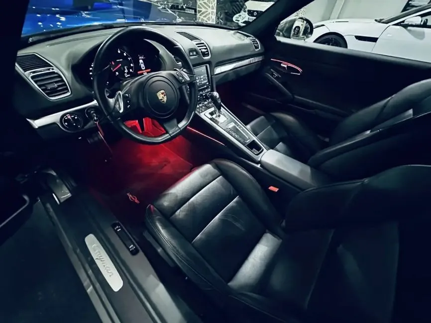 Porsche Cayman PDK Image 8