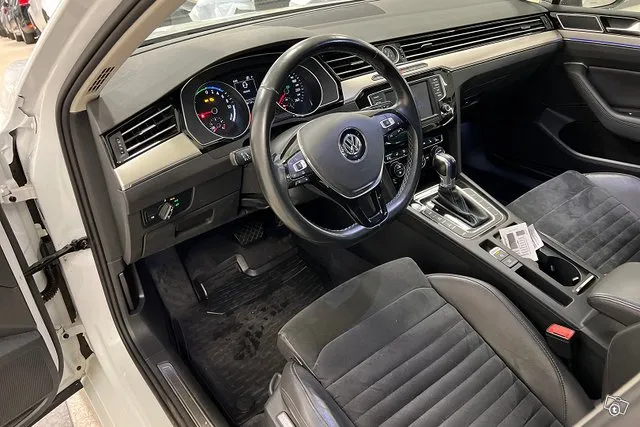 Volkswagen Passat Sedan GTE Plug-In Hybrid 160 kW (218 hv) DSG-automaatti - Autohuumakorko 1,99%+kulut - Image 8