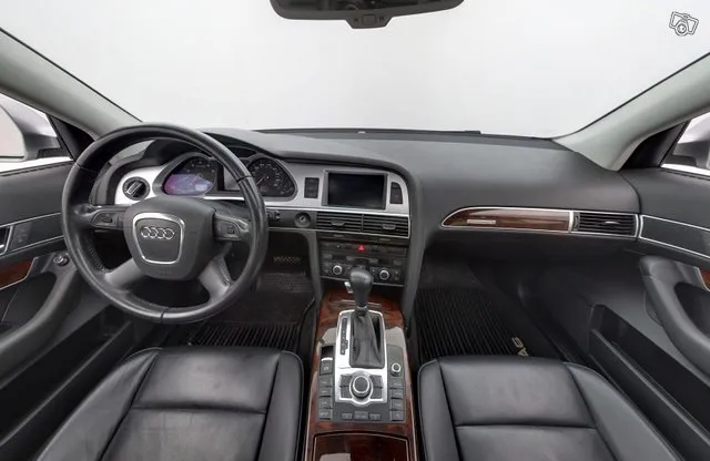 Audi A6 Sedan 3,0 V6 TFSI quattro tiptronic / Nahkaverhoilu / Webasto / Navigointi / Vetokoukku / Image 9