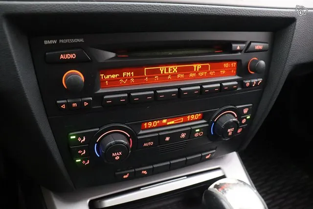 BMW 325 E91 Touring / Juuri huollettu / Tutkat / 2x renkaat / Image 9