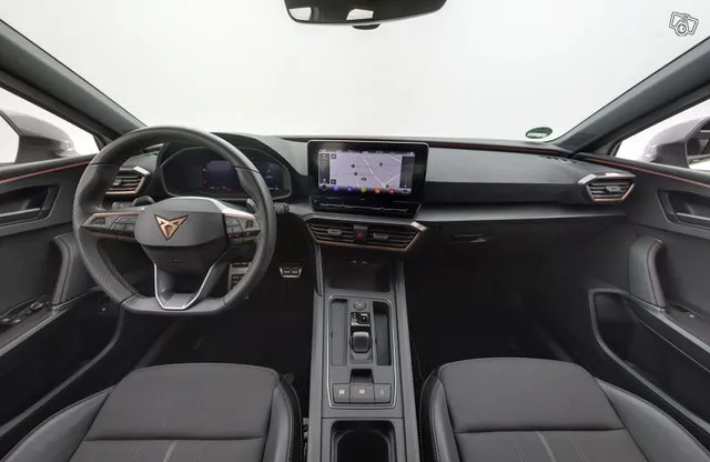 Cupra Leon Sportstourer 1,4 PHEV 180 kW e-HYBRID DSG / Digimittaristo / Kaistavahti / Navi / Image 9