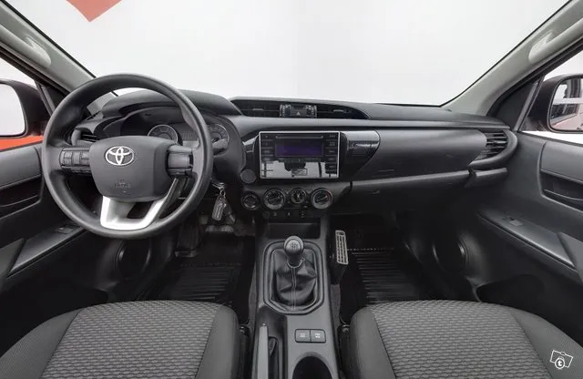 Toyota Hilux Extra Cab 2,4 D-4D 150 4WD Life - ALV 24% / Toyota Approved -turva 1 vuosi ilman km-rajaa ja omavastuuta Image 9