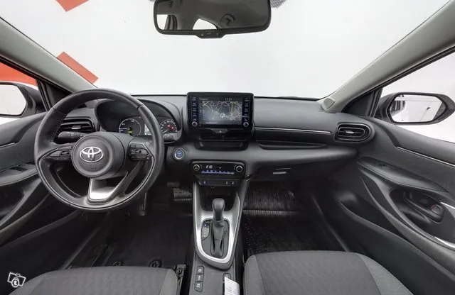 Toyota Yaris 1,5 Hybrid Active - Adapt. vakkari / Kamera / Älyavain / Navi / Toyota Approved-vaihtoauto Image 9
