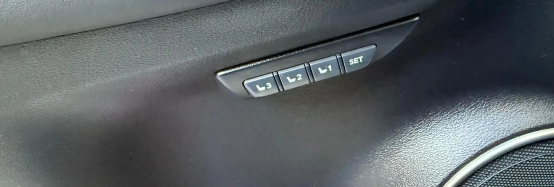 Lexus NX 300 LEXUS NX 300h 4WD Executive _ Full optio Image 10