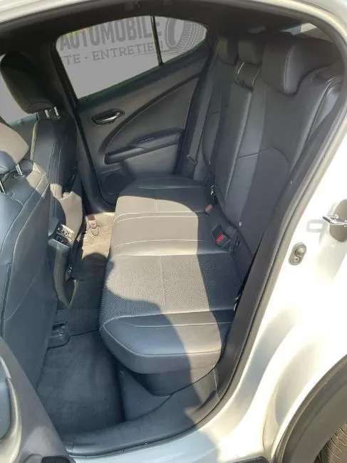 Lexus UX 250h  Image 3