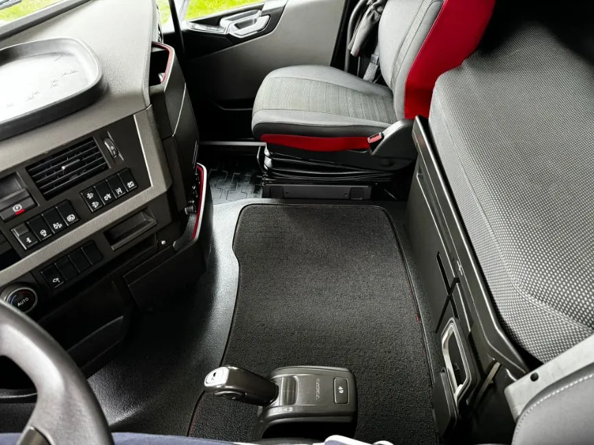 Volvo FH500 Retarder Image 8