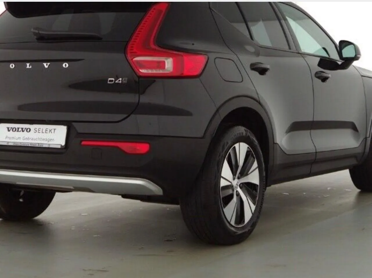 VOLVO XC40 D4 AWD Geartronic Momentum Image 6