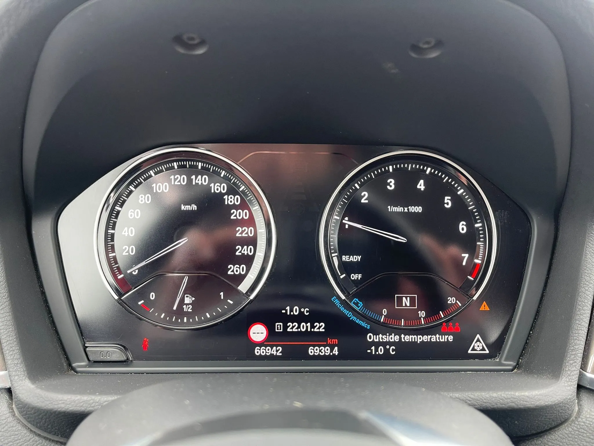 BMW X1 SDRIVE18i GRADIRAN Image 9