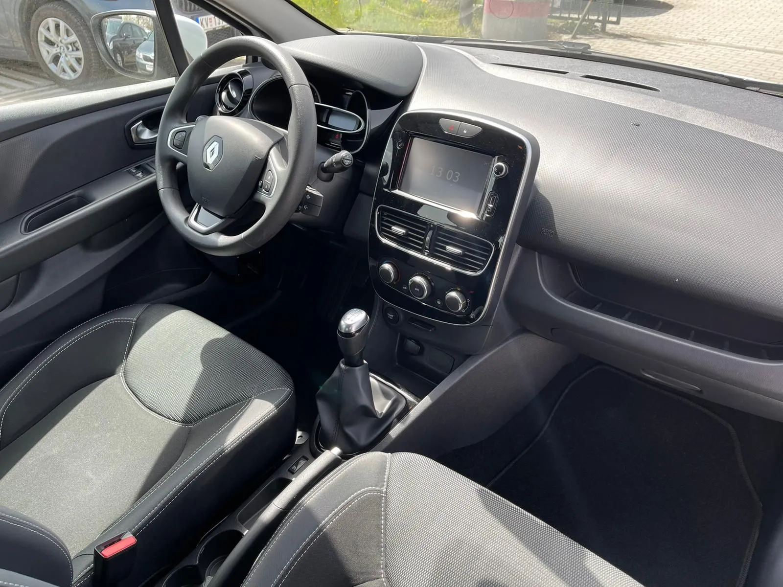 Renault Clio 1.5 DCI KREDITI NA LICU MESTA Image 7