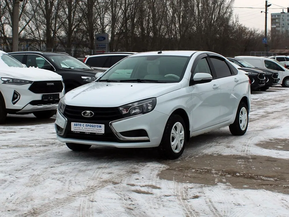 Lada Vesta  Image 1