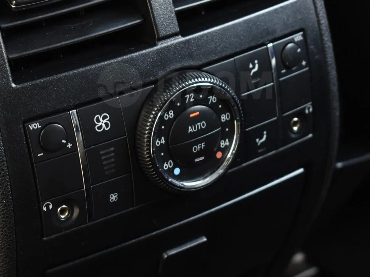 Mercedes-Benz GL-Class  Image 10