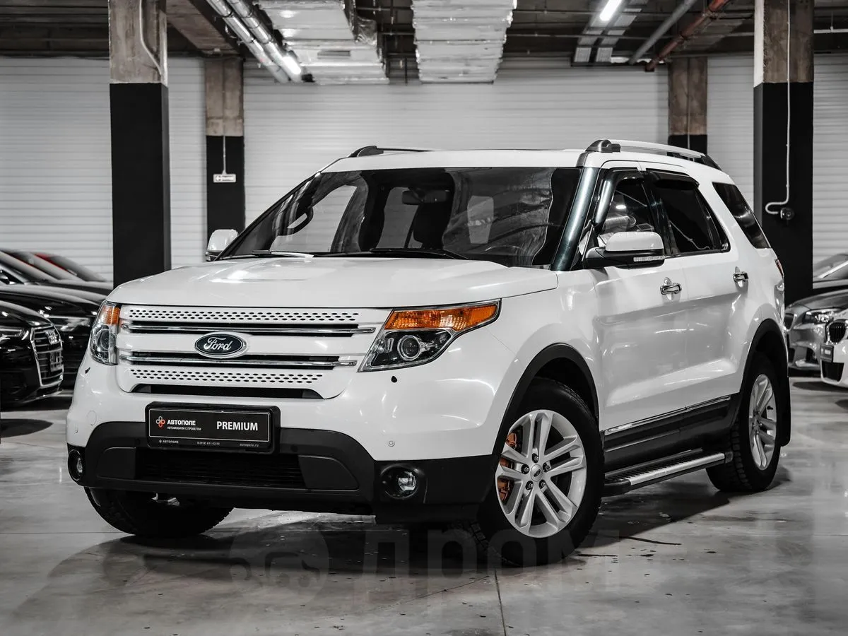 Ford Explorer  Image 2