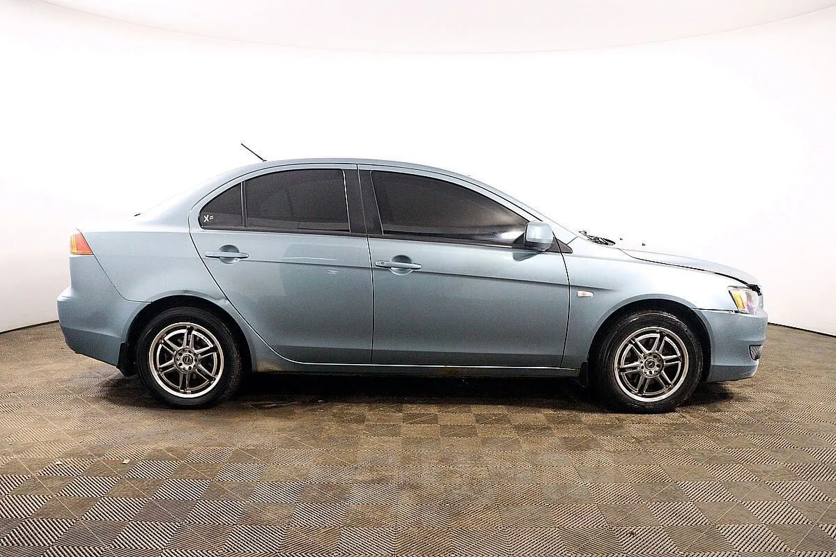 Mitsubishi Lancer  Image 4