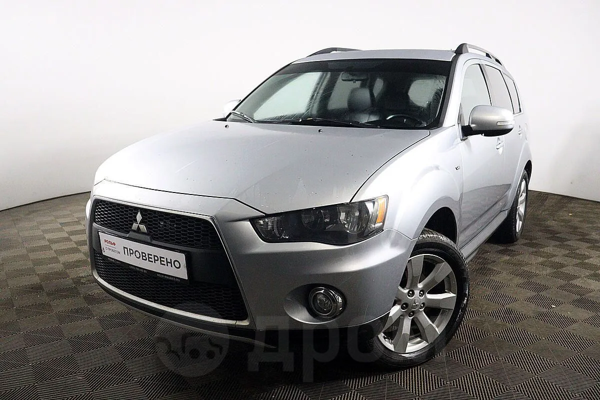 Mitsubishi Outlander  Image 1