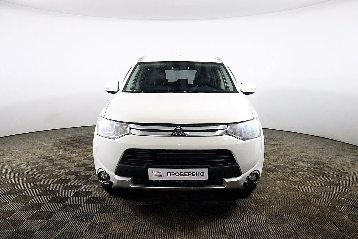 Mitsubishi Outlander  Image 2