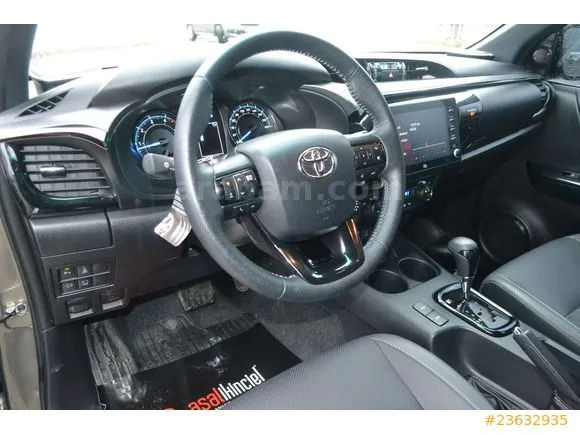 Toyota Hilux 2.8 D-4D Image 4