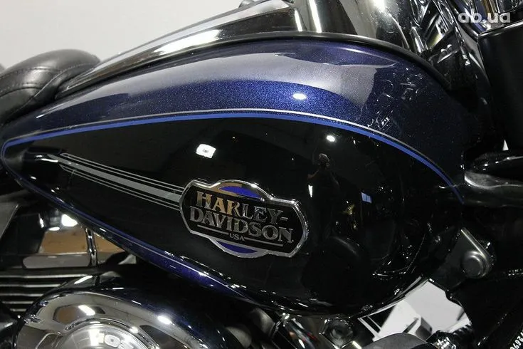 Harley-Davidson FLHTCU  Image 4