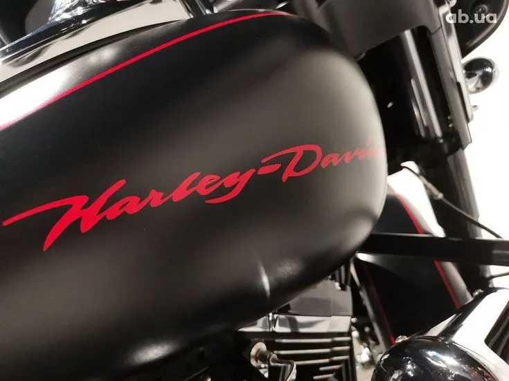 Harley-Davidson FLHXS  Image 7